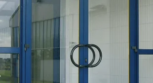 Фирма по продаже металлопластиковых окон и дверей фотография 2