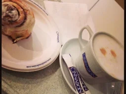 Кафе-пекарня Cinnabon на улице Навагинской фотография 2