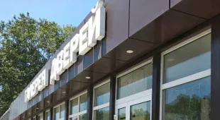 Магазин дверей, перегородок, напольных покрытий Галерея дверей фотография 2