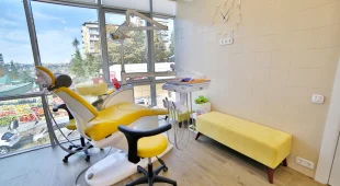 Семейная стоматология SimClinic  в Центральном районе фотография 2